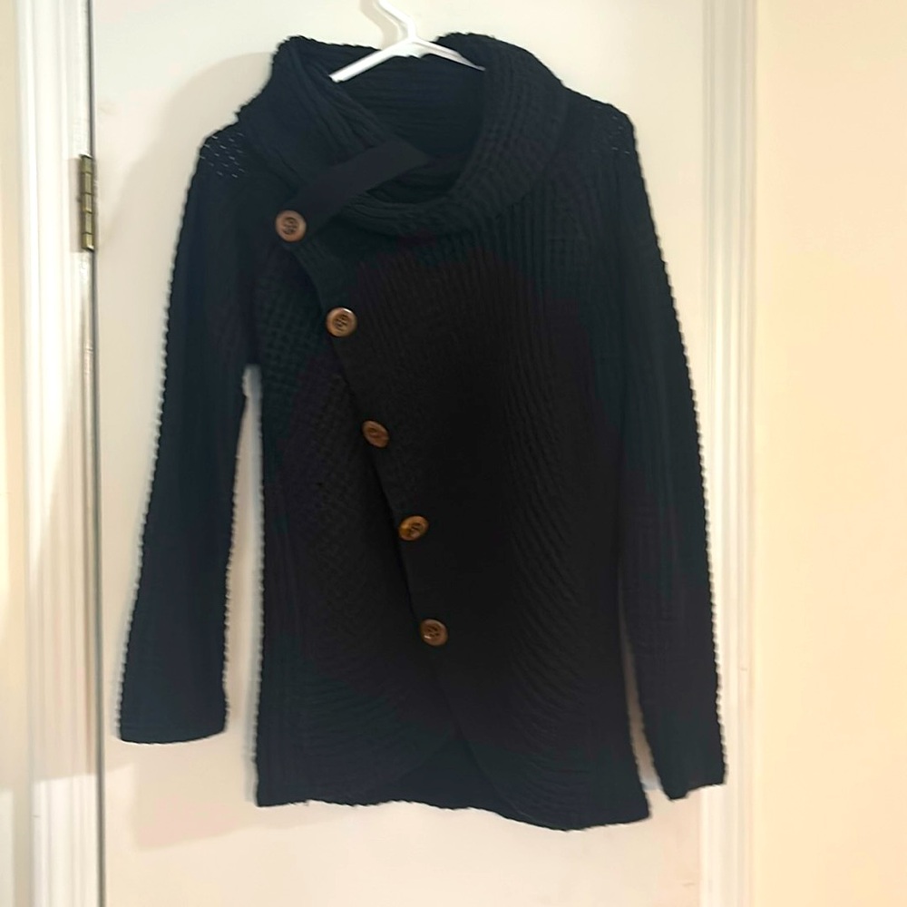 Black comfy sweater